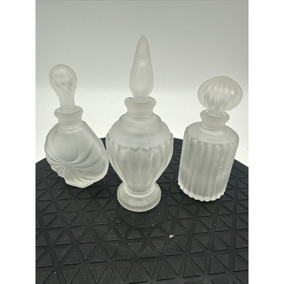 Lot Of 3 Vintage Handcrafted for Silvestri Frosted Crystal Perfume Bottles - Picture 3 of 5